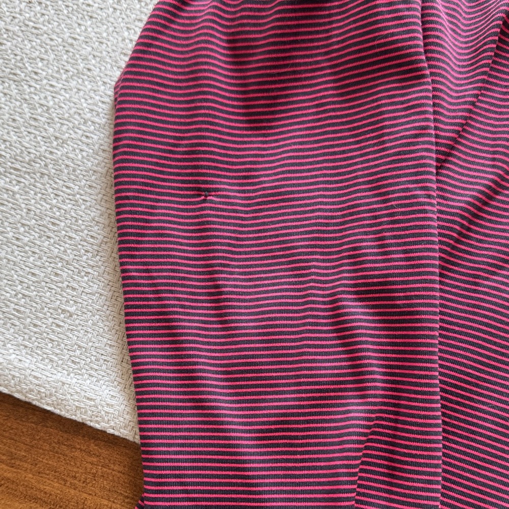 Under Armour Maroon/Pink/Gray Long Sleeve Pullover Quarter Zip Size Medium Loose - Picture 4 of 5